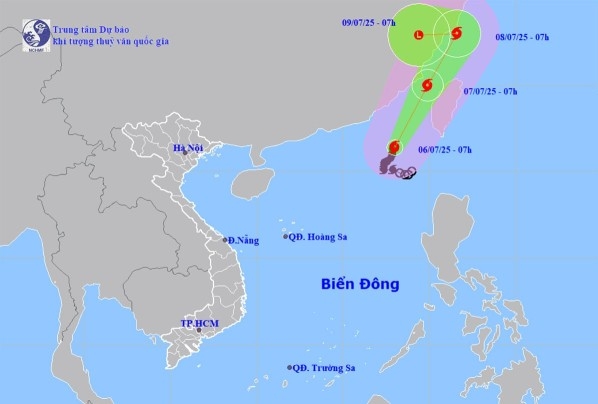 New developments on tropical storm Danas in East Sea